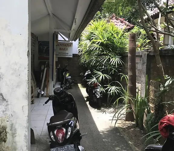 招待所 桑塔纳巴厘岛家庭住宿酒店